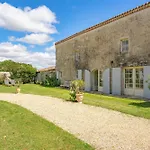 Vakantiehuis Maison De Avec Piscine Sainte-Gemme (Charente-Maritime)