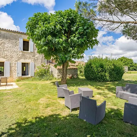 Σπίτι διακοπών Maison De Avec Piscine Sainte-Gemme (Charente-Maritime)