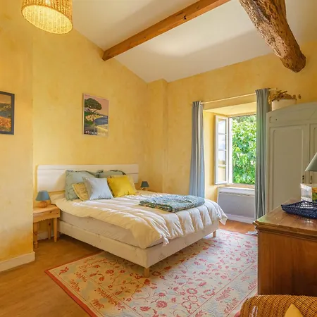 Hébergement de vacances Maison De Avec Piscine *