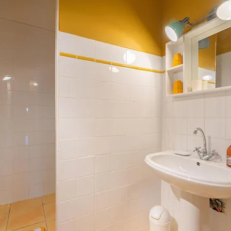 Hébergement de vacances Maison De Avec Piscine