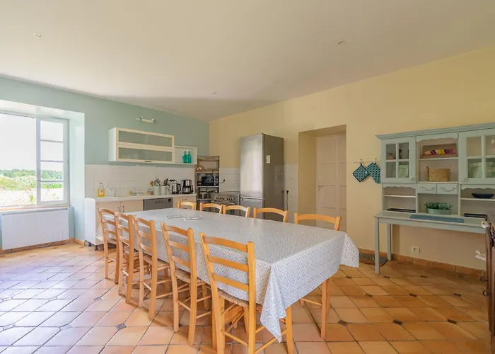 Maison De Avec Piscine * Sainte-Gemme (Charente-Maritime)