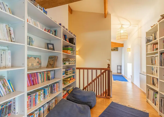 Maison De Avec Piscine Сasa de vacaciones