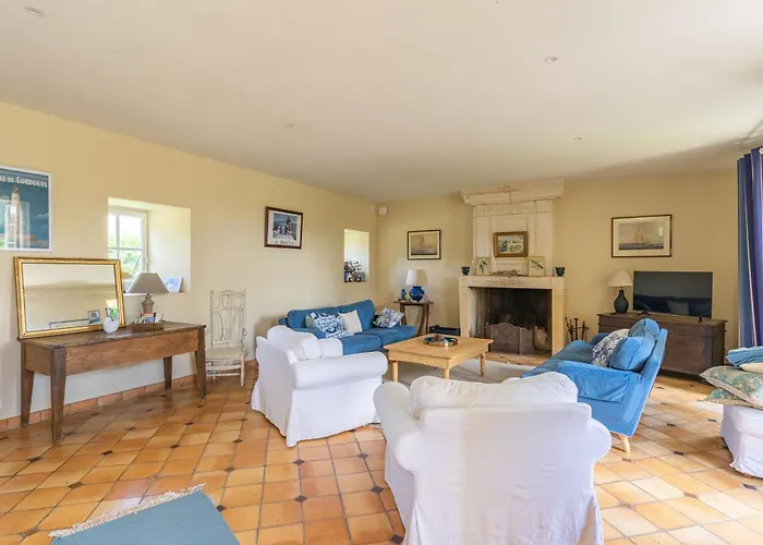 Сasa de vacaciones Maison De Avec Piscine Sainte-Gemme (Charente-Maritime)