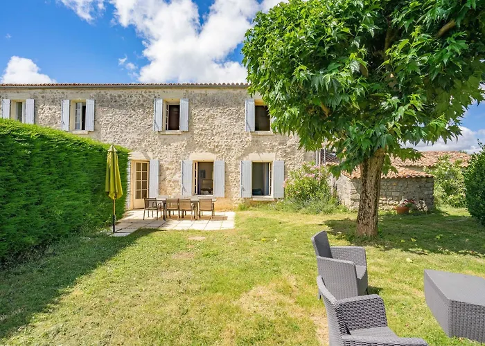 Maison De Avec Piscine Sainte-Gemme (Charente-Maritime)