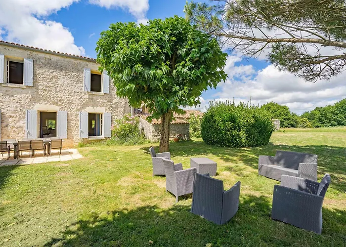 Сasa de vacaciones Maison De Avec Piscine Sainte-Gemme (Charente-Maritime)