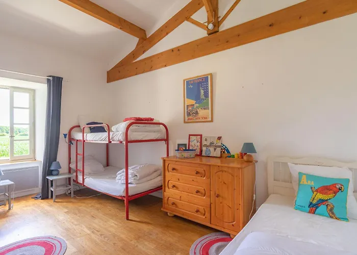 Maison De Avec Piscine Сasa de vacaciones